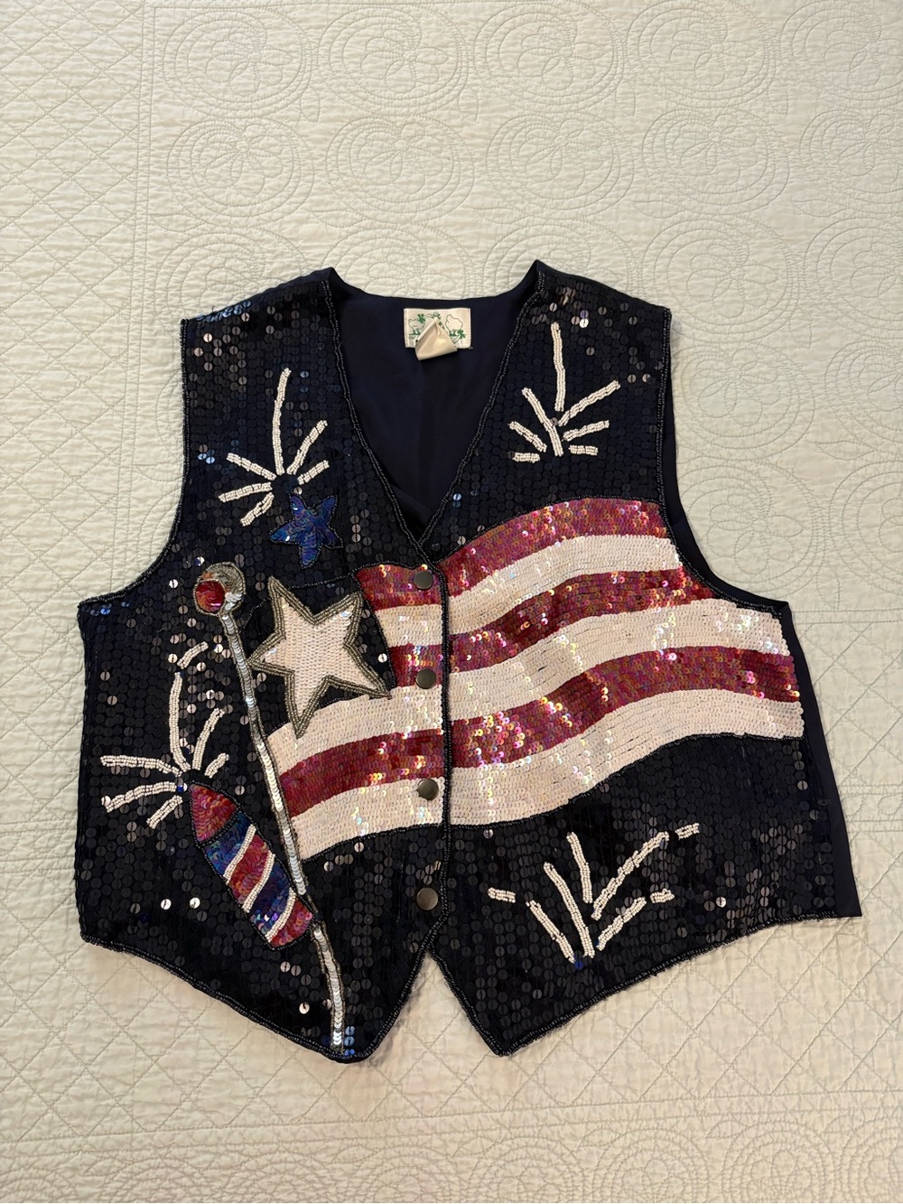 Vintage Y2K Quacker Factory patriotic vest. Size large.
